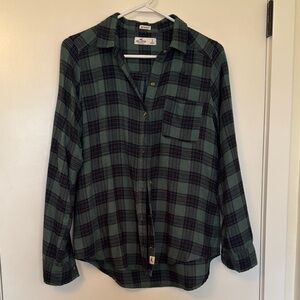 Hollister Co flannel Green and Black Plaid Button-Up Shirt